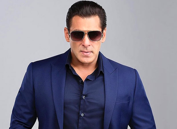 Salman Khan rings in 60 at Panvel farmhouse; Dhoni dances, a few miss the bash, , 2025